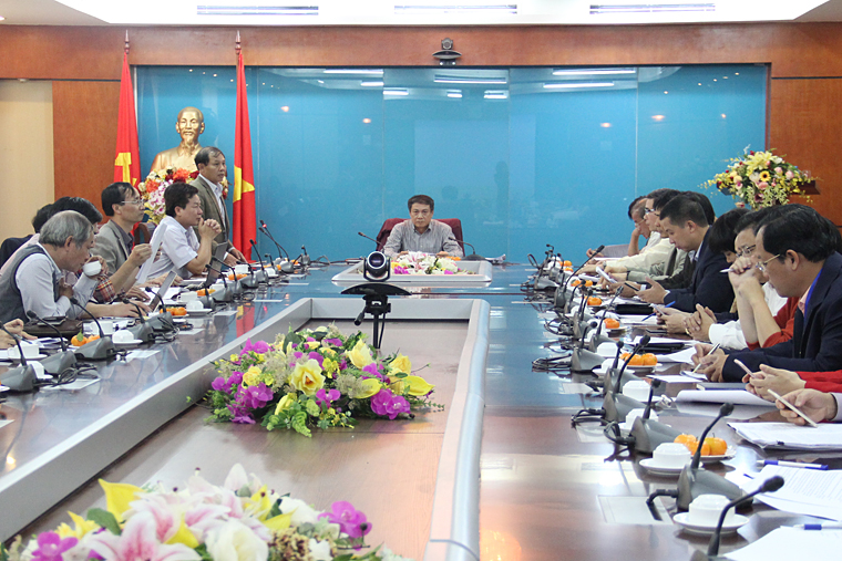 Quang cảnh phiên họp