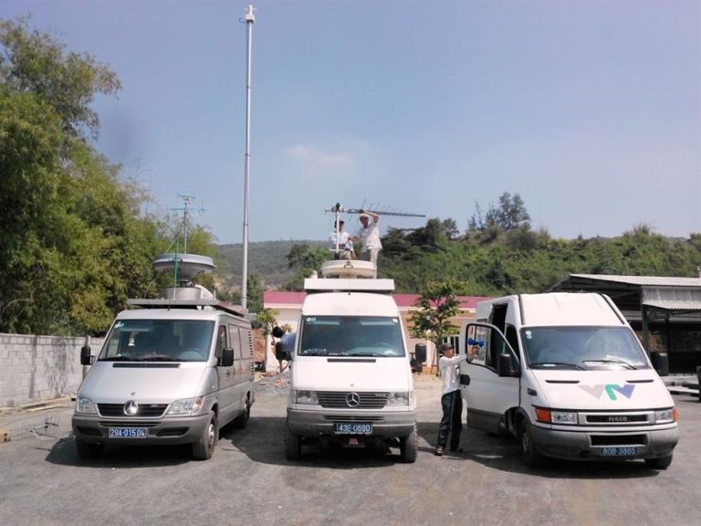 Trung tâm Tần số VTĐ khu vực đo, kiểm soát vùng phủ sóng truyền hình số DVB-T2. Ảnh: Cục TSVTĐ