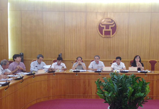 Buổi họp giữa Bộ TT&TT và UBND TP Hà Nội sáng 10/8/2016 thống nhất sẽ tắt sóng truyền hình analog ở Hà Nội đúng kế hoạch. Ảnh: M.Q