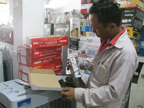 Theo tiểu ban giúp việc Ban chỉ đạo số hóa truyền hình Việt Nam, thời gian tới, ước tính khoảng 454.673 hộ nghèo, hộ cận nghèo ở 23 tỉnh, thành phố bị ảnh hưởng khi tắt sóng analog tại Hà Nội, Hải Phòng, Cần Thơ và TP.HCM sẽ được hỗ trợ đầu thu truyề