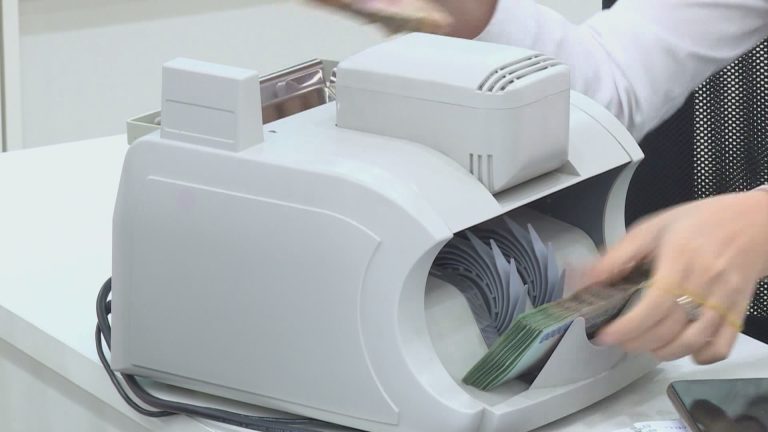 Sẽ xử lý nghiêm ngân hàng để ATM thiếu tiền dịp Tết