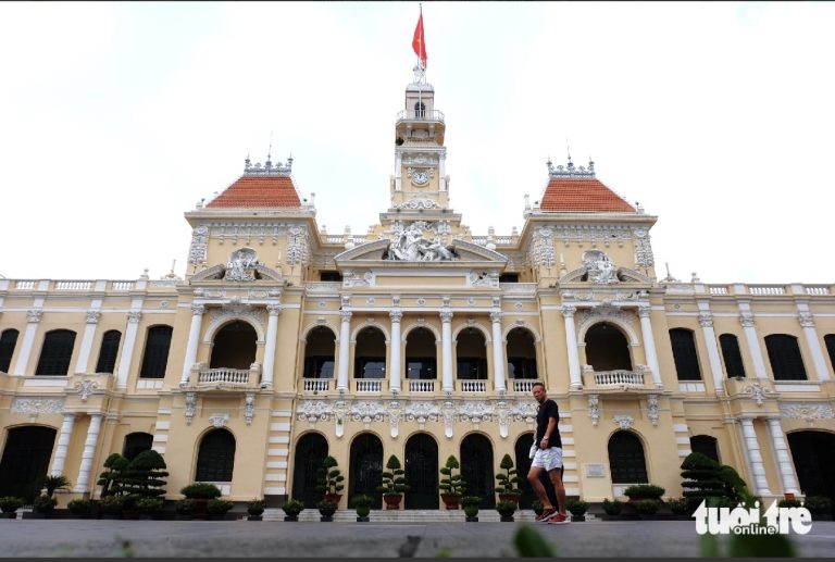 Từ 26-7, TP.HCM cấm nhiều loại xe đi vào đường Lê Thánh Tôn trước UBND TP.HCM